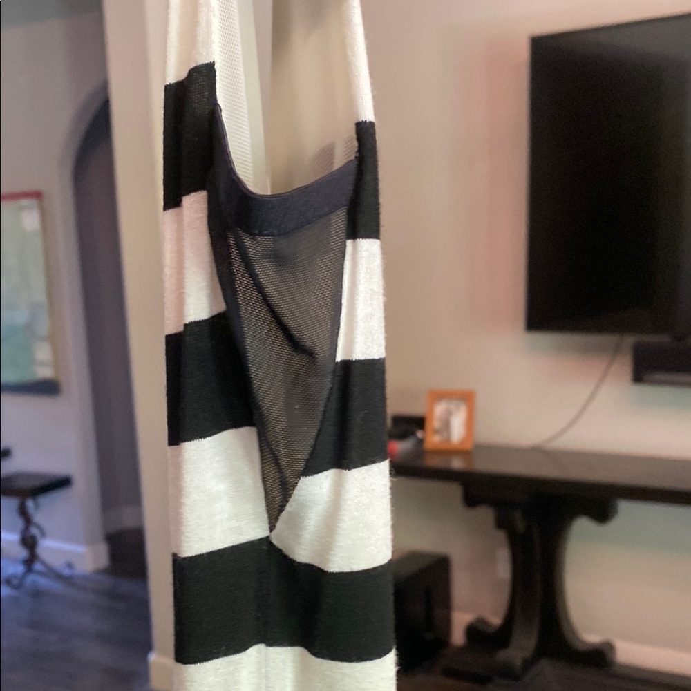 Alice and Olivia Black and White Striped Lined Sleeveless Dress - Picture 6 of 8